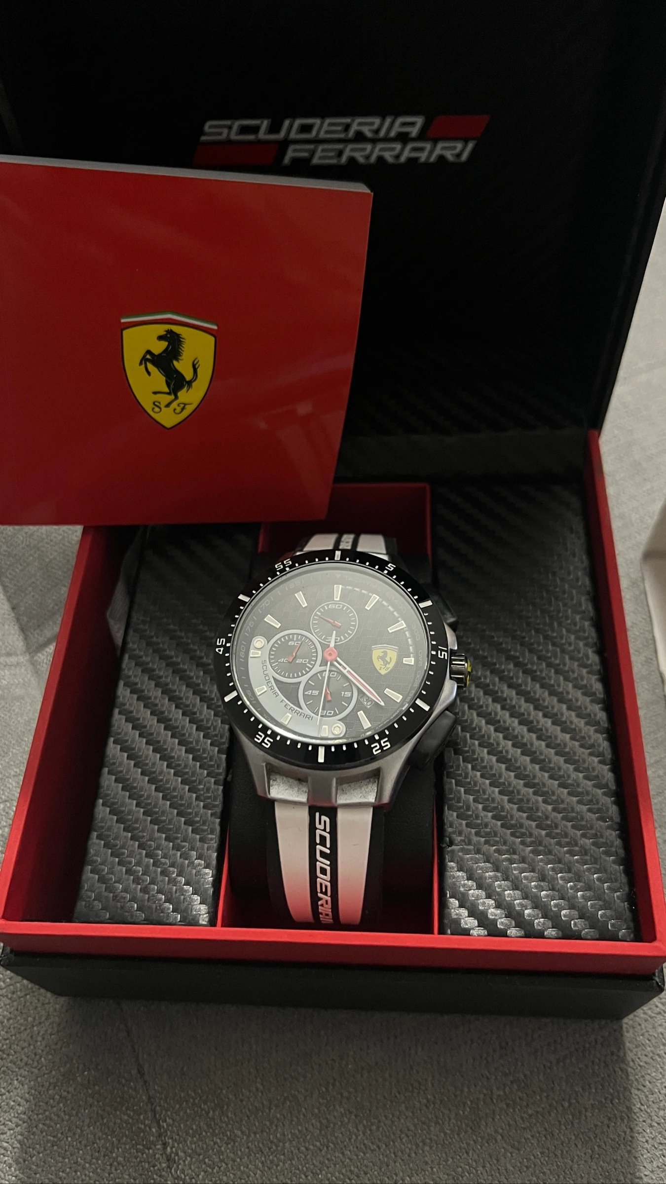 Montre Ferrari